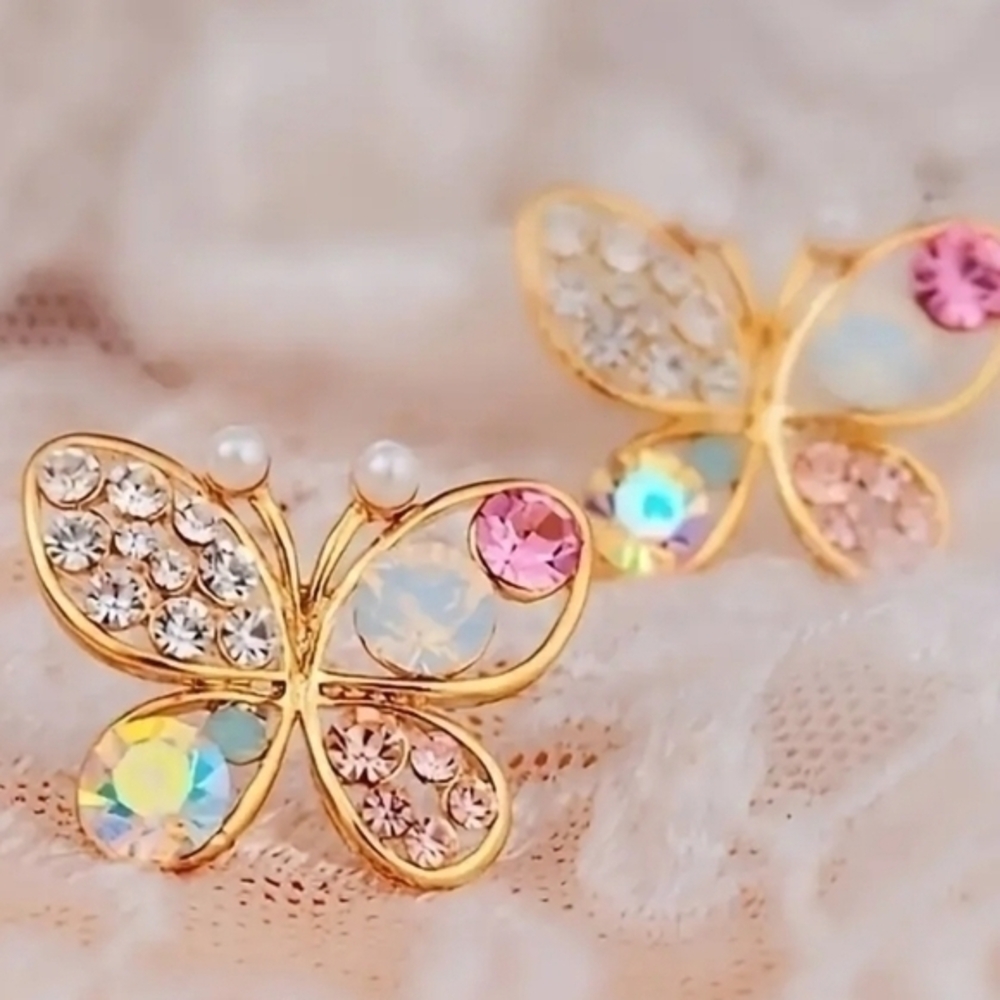 BETSEY JOHNSON JEWEL BUTTERFLY STUD EARRINGS 1 - Picture 3 of 3